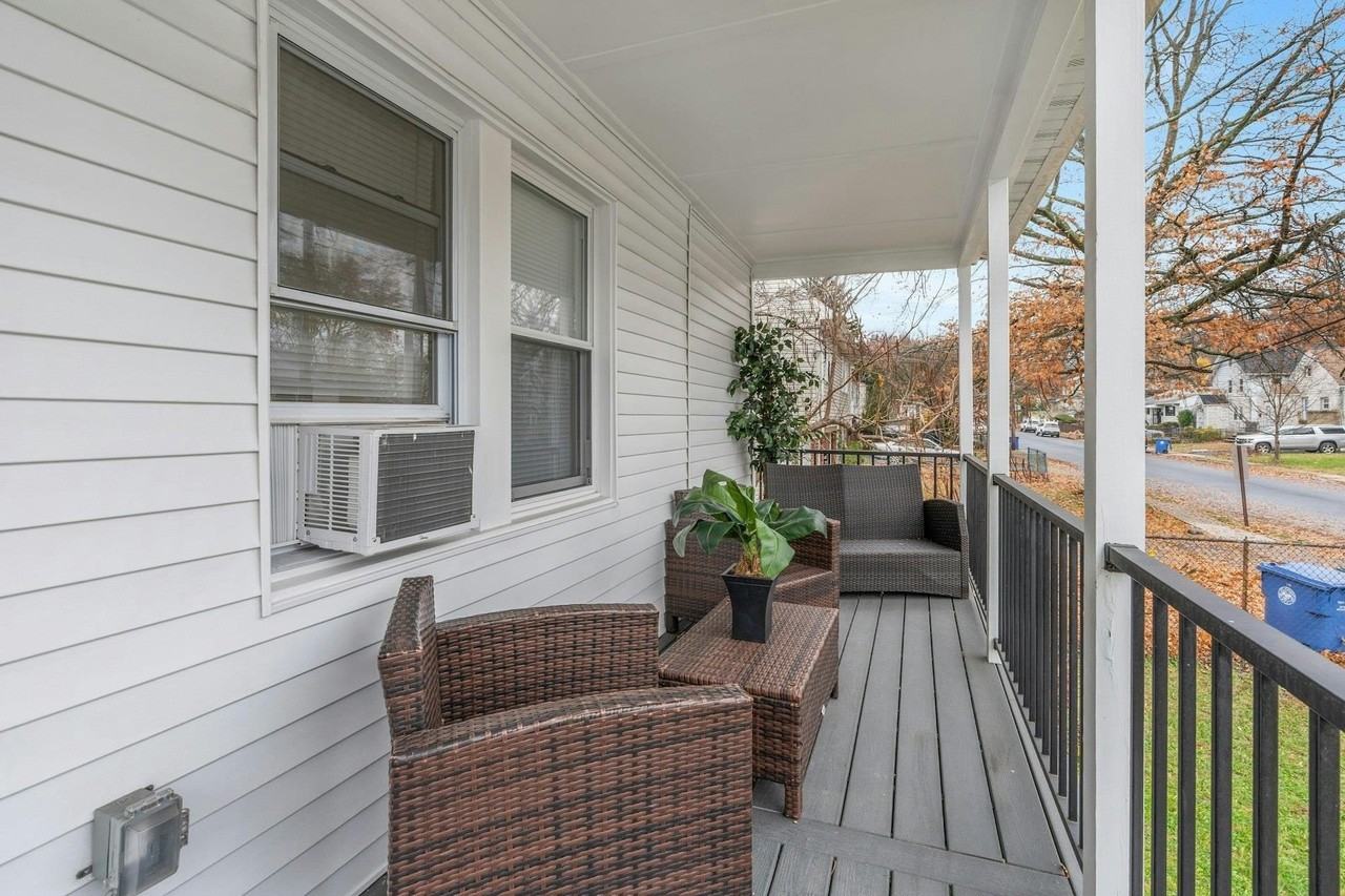 196 2nd St #1 - Photo 2 of 33