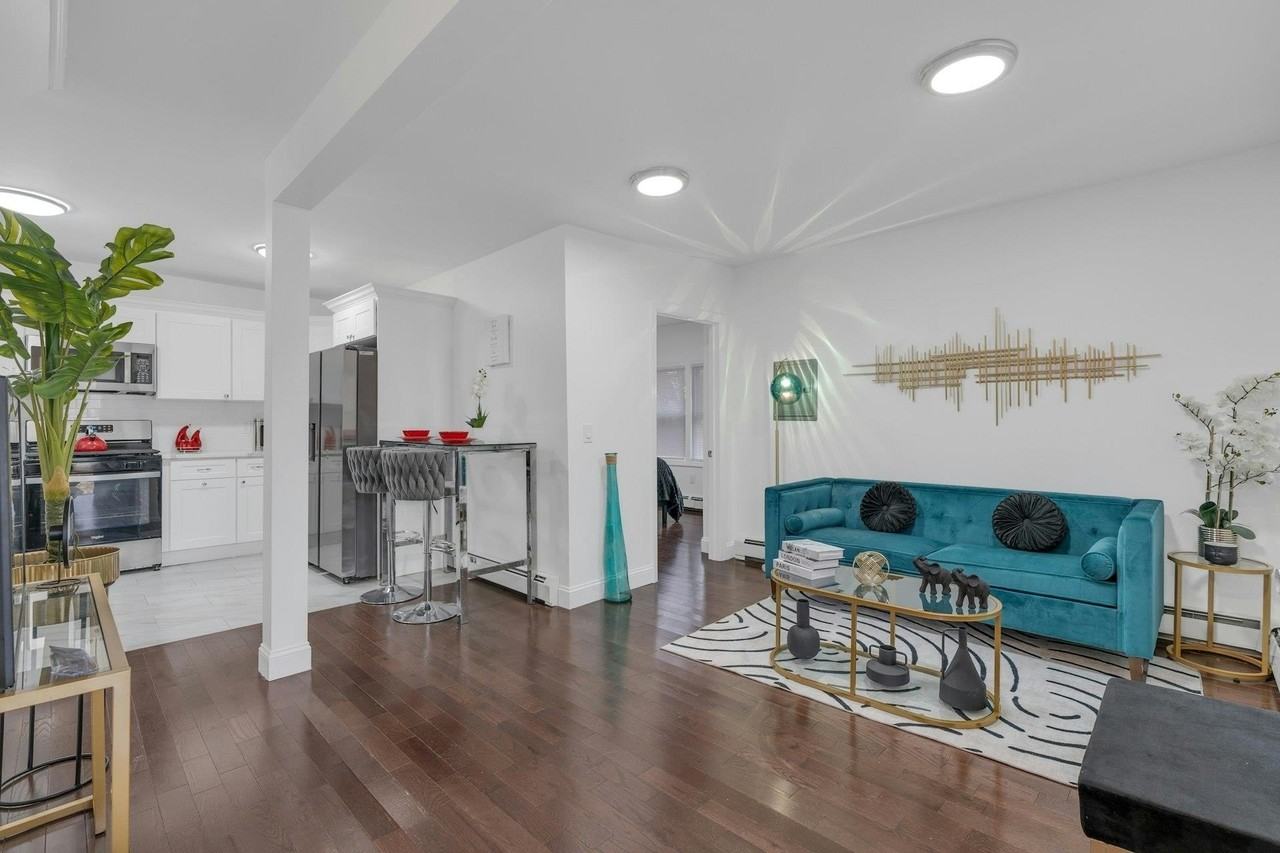 196 2nd St #1 - Photo 3 of 33