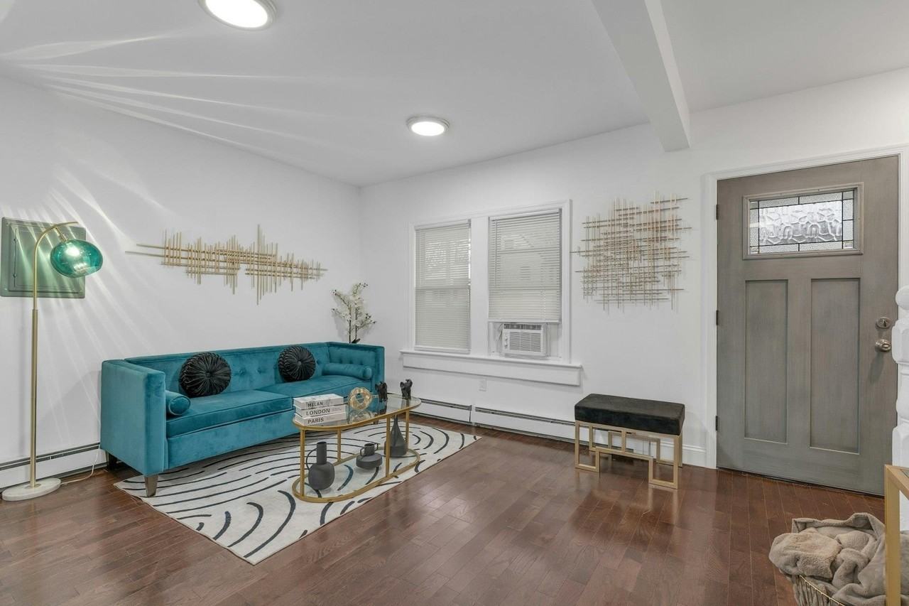 196 2nd St #1 - Photo 5 of 33