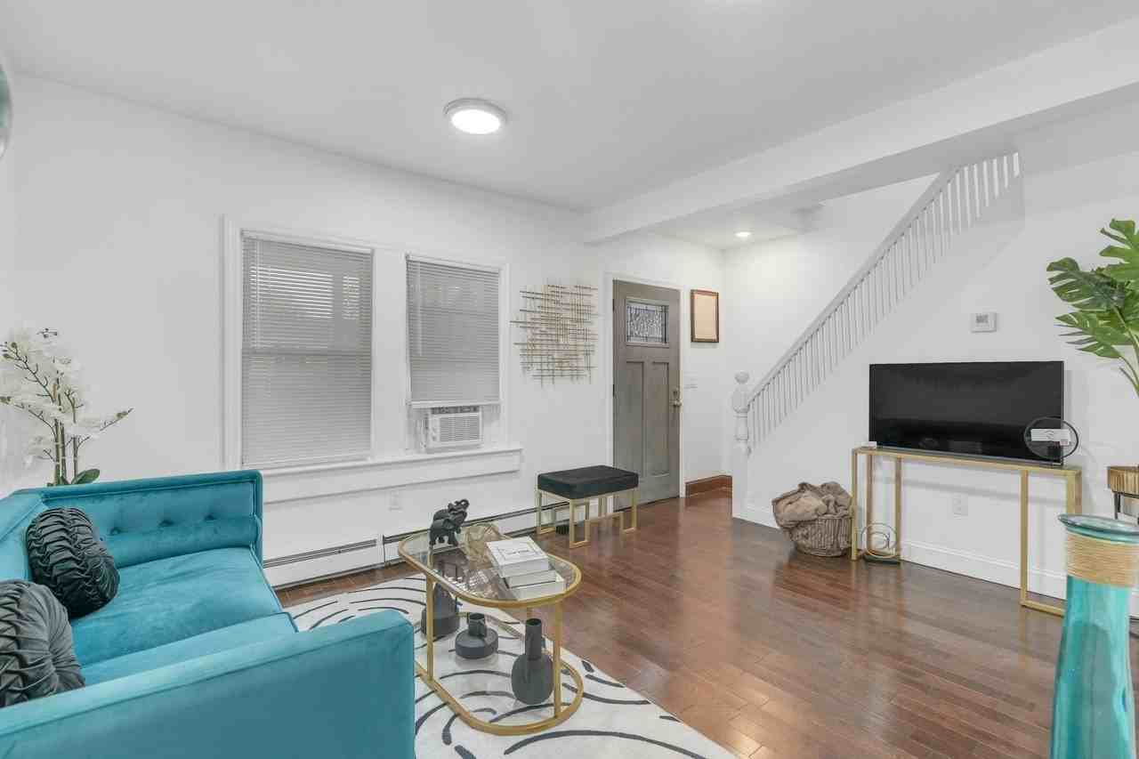 196 2nd St #1 - Photo 6 of 33