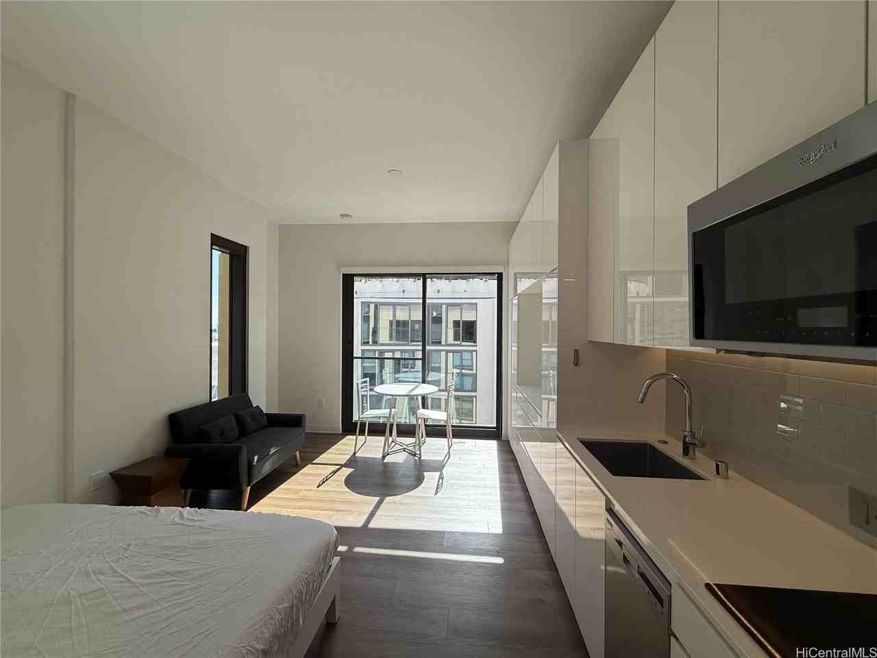 987 Queen Street #701 - Photo 2 of 23