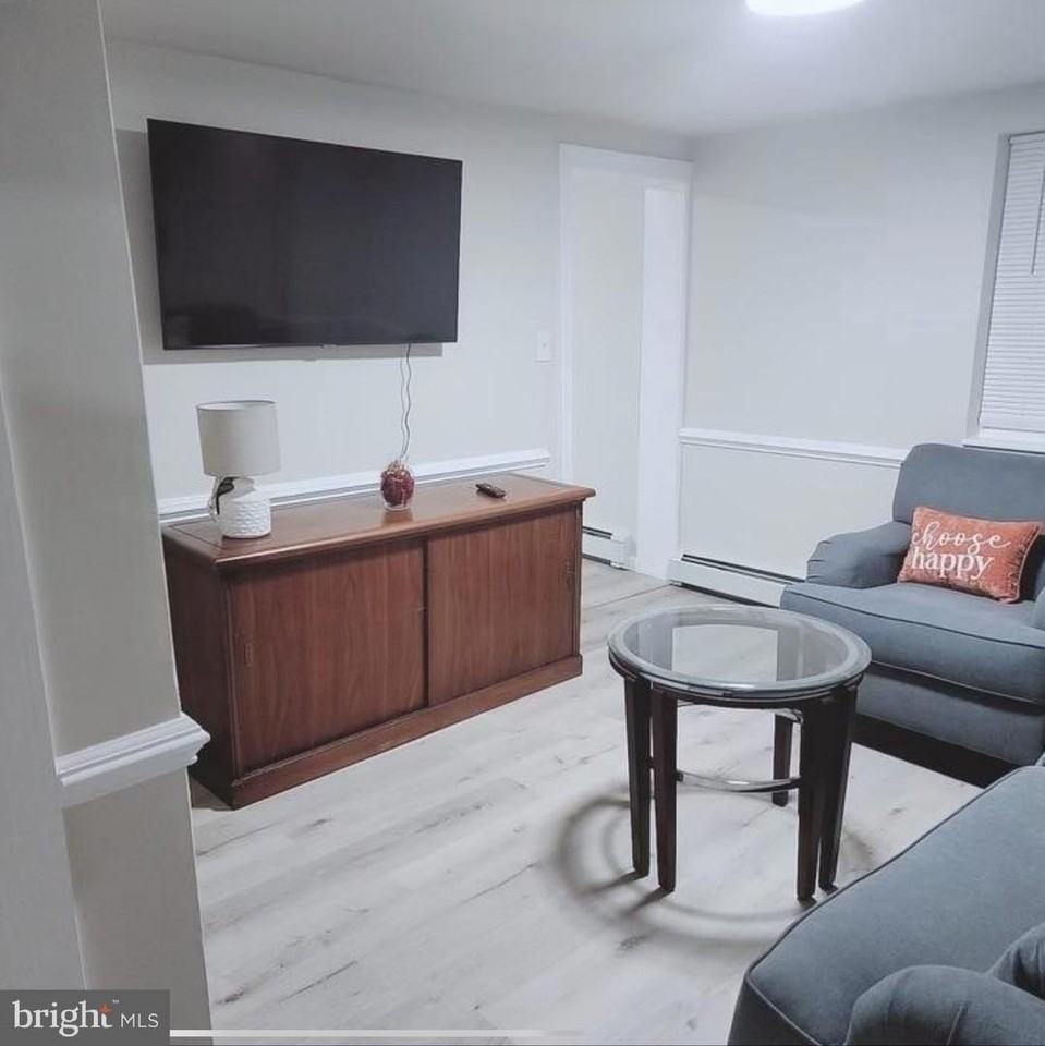 480 W South St - Photo 4 of 17