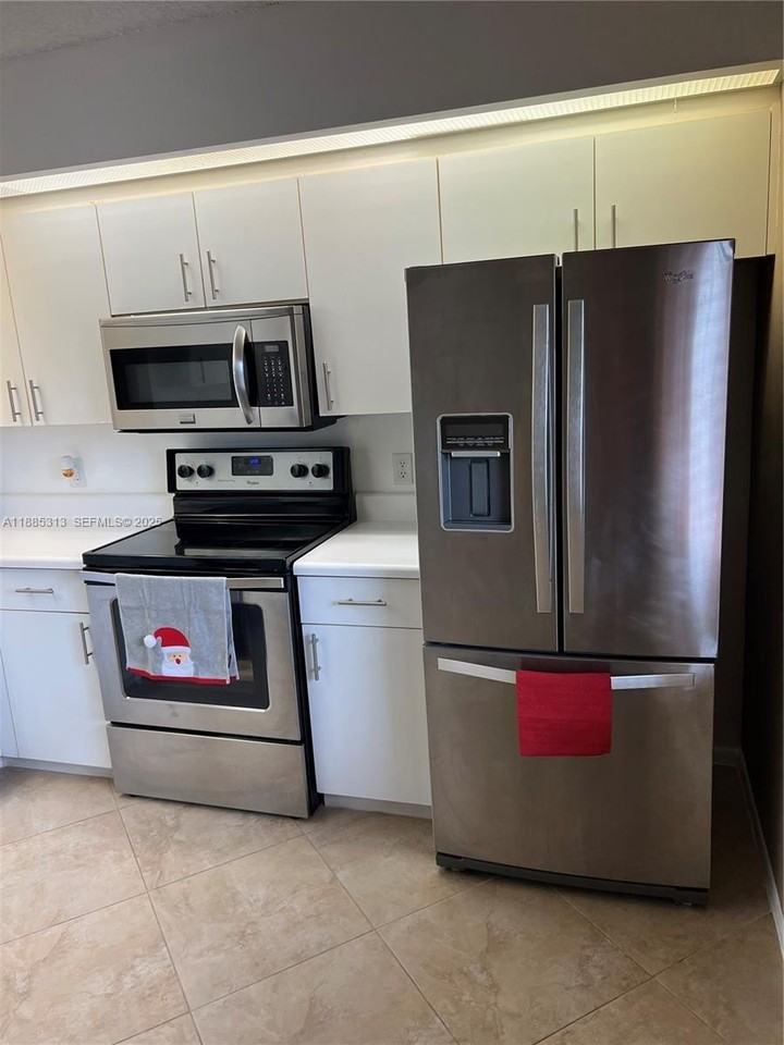 12550 Southwest 15th Street #307E - Photo 3 of 8