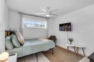 featured image of 2972 Northwest 15th Street #2