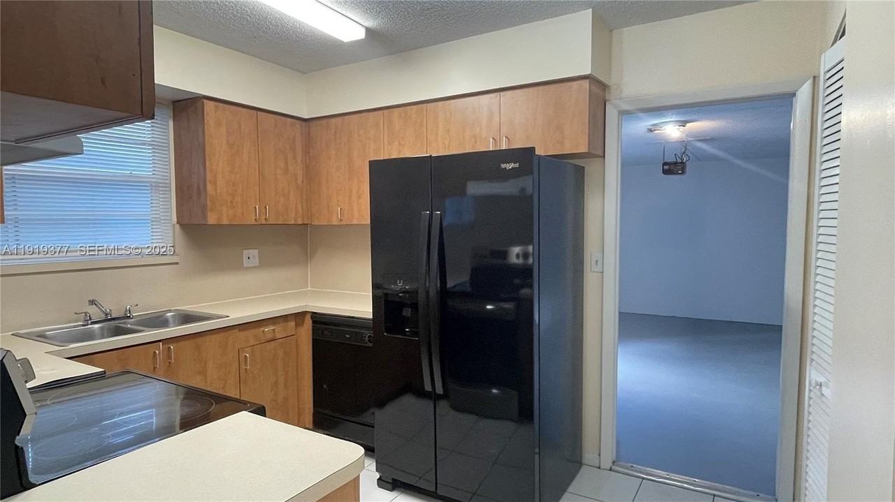 2444 Raleigh St - Photo 5 of 16