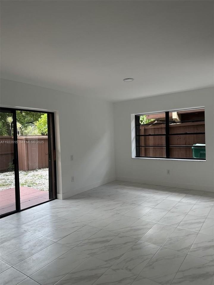 7123 Southwest 115th Place #B25 - Photo 6 of 16