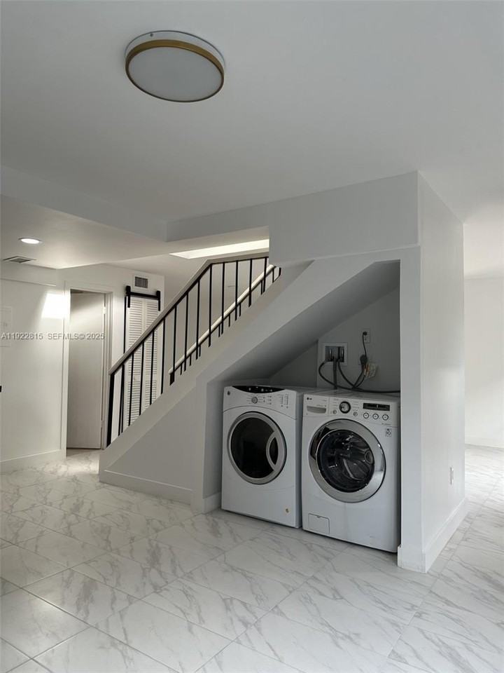 7123 Southwest 115th Place #B25 - Photo 7 of 16