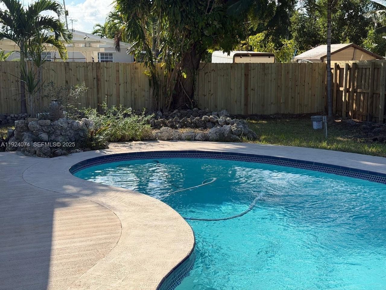 19810 Holiday Rd - Photo 5 of 39