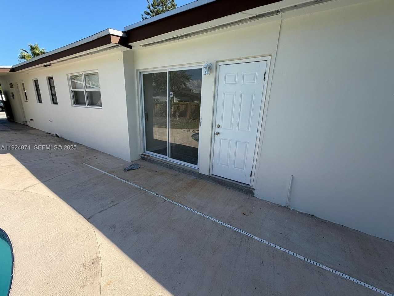 19810 Holiday Rd - Photo 6 of 39