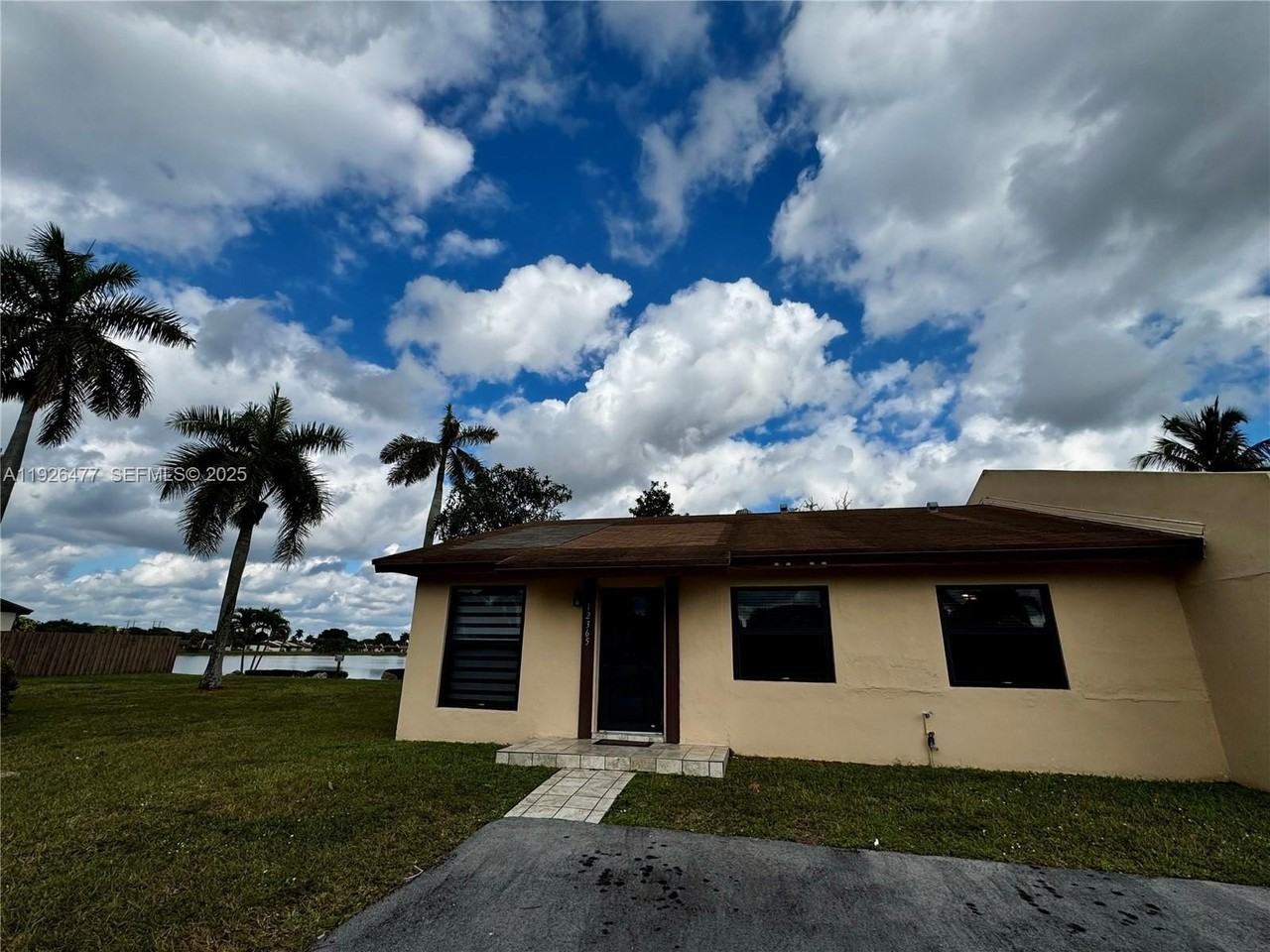 12365 Southwest 119th Terrace - Photo 2 of 28