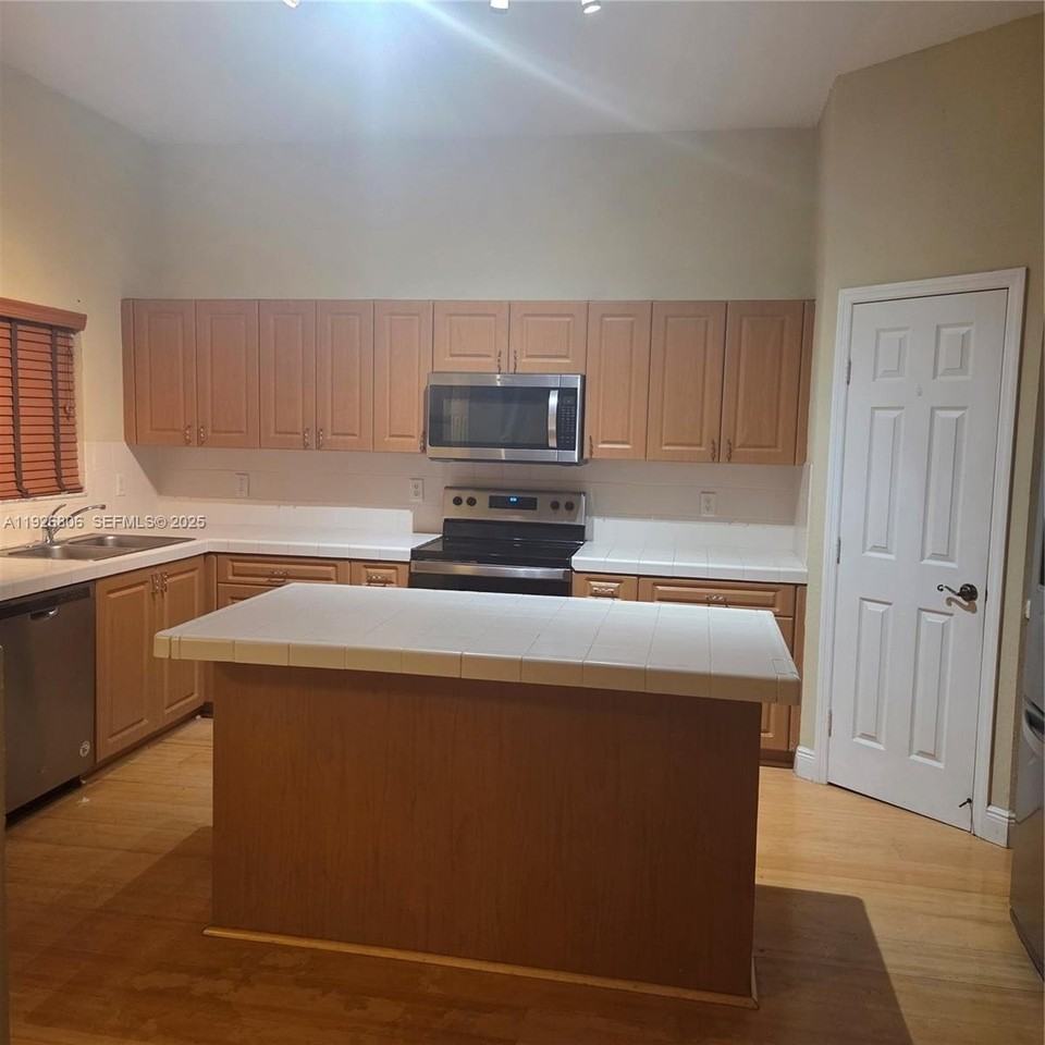 1938 Se 23rd Ter #1938 - Photo 2 of 7