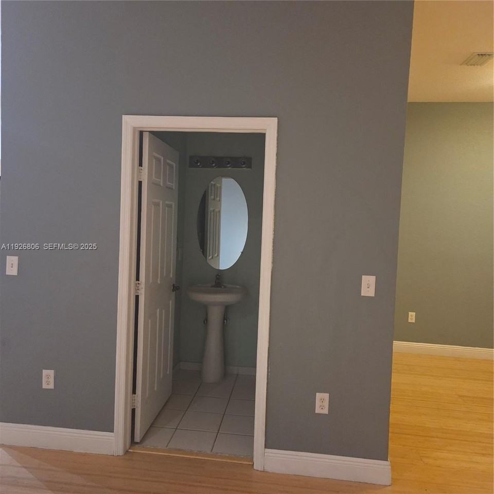 1938 Se 23rd Ter #1938 - Photo 5 of 7