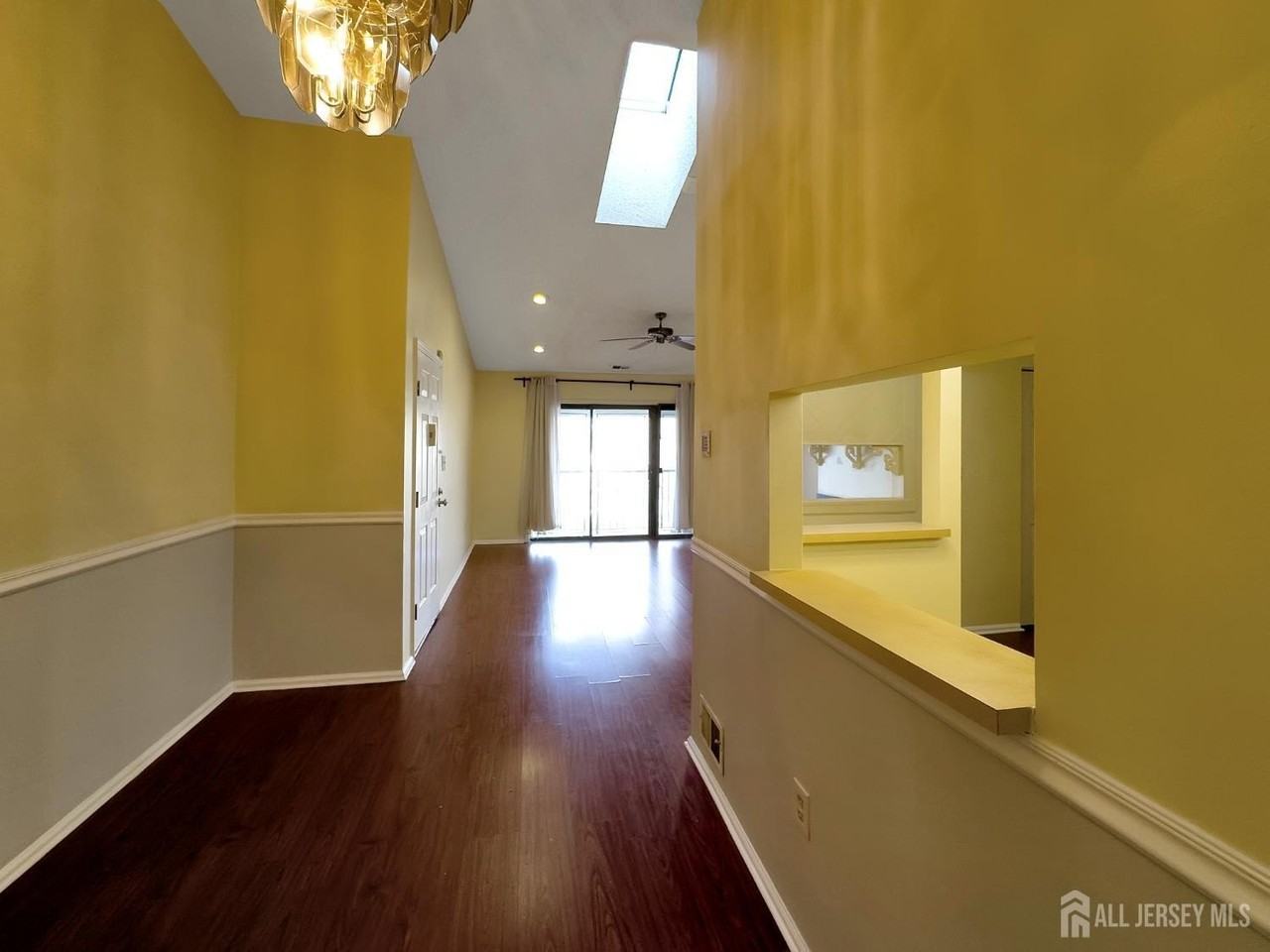 479 Danbury Ln - Photo 4 of 19