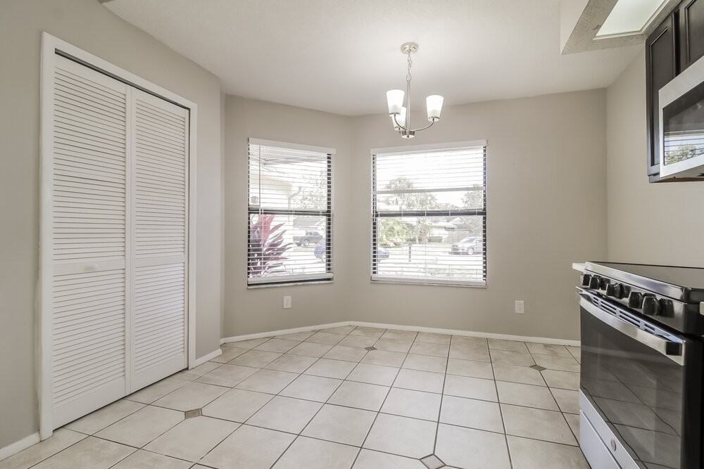 1086 Manigan Ave - Photo 6 of 16