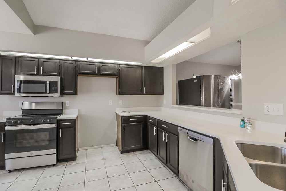 1086 Manigan Ave - Photo 7 of 16