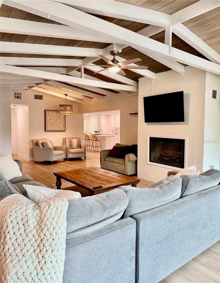 156 N Blvd Of The Presidents - Photo 5 of 29