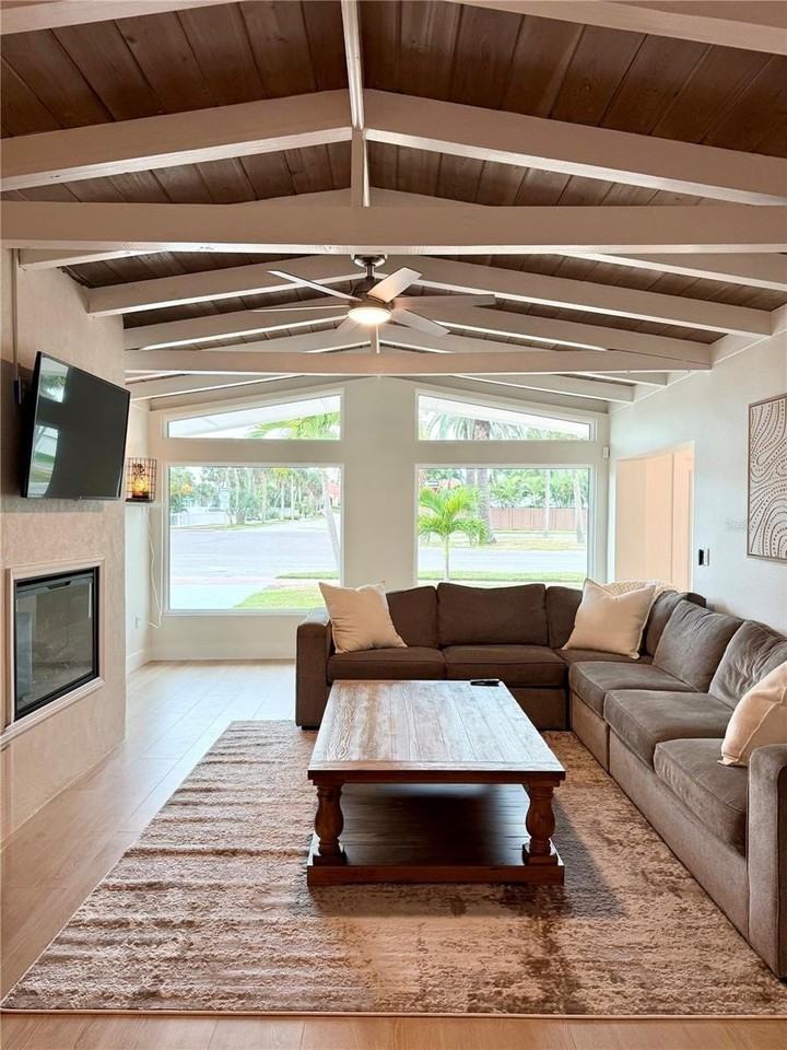 156 N Blvd Of The Presidents - Photo 7 of 29