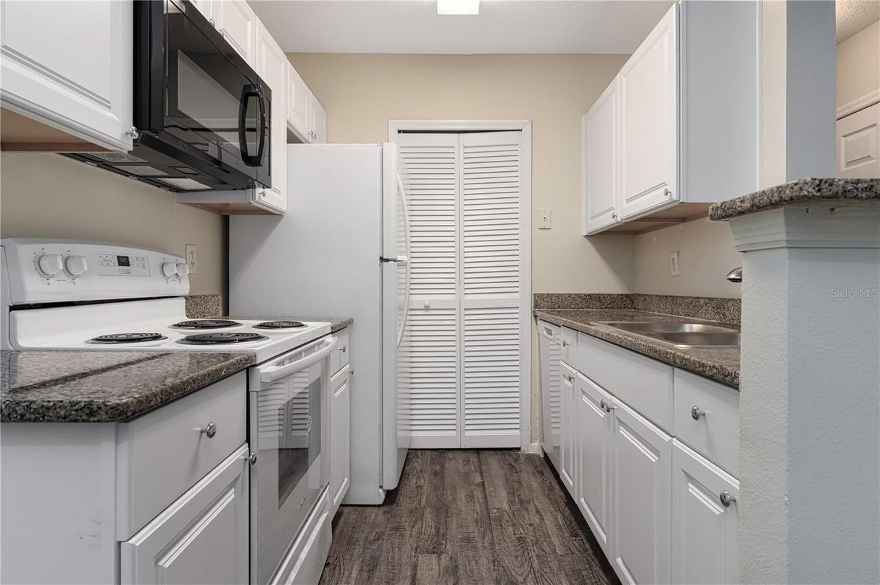 4324 S Kirkman Rd #1103 - Photo 7 of 20