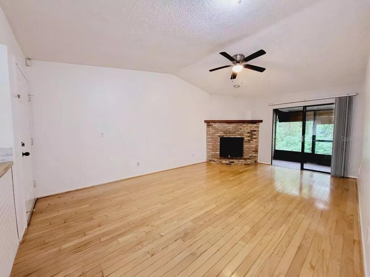 1708 Foxhall Cir - Photo 5 of 13