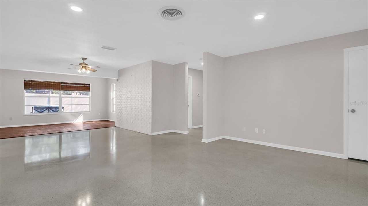 5831 Hillside St - Photo 6 of 26