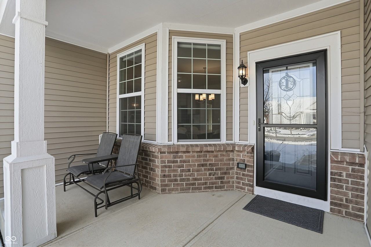 16067 Loire Valley Drive - Photo 4 of 50