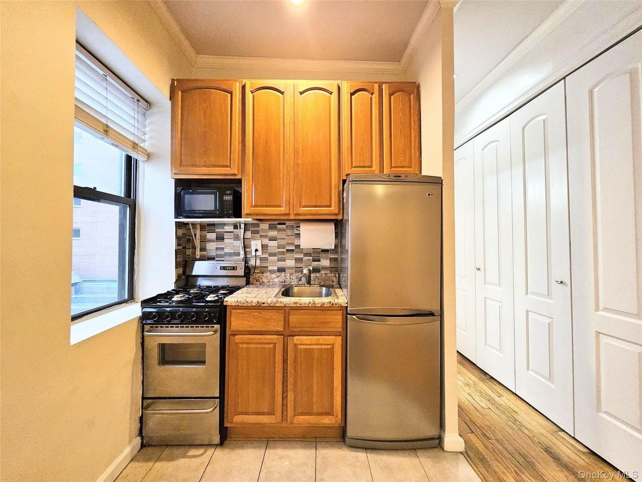 152 E 35th St Apt 2f #2F - Photo 5 of 8