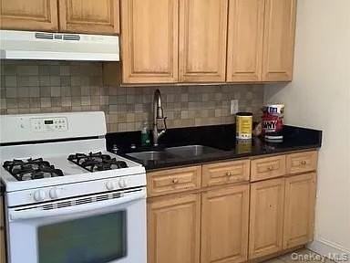 1148 West Broadway - Photo 5 of 12