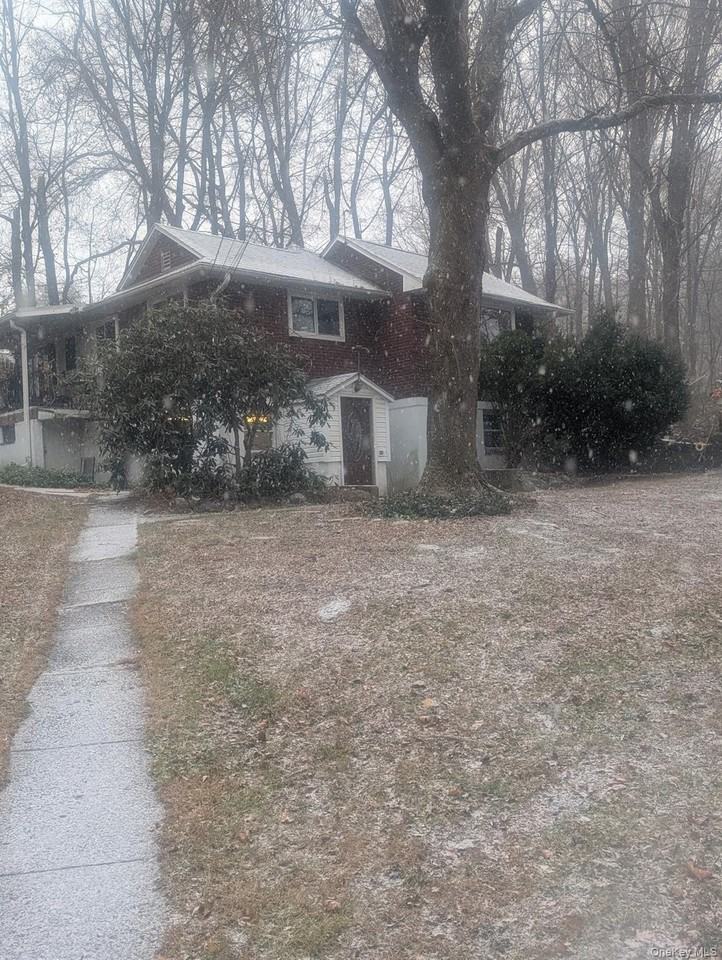 9 Hollowbrook Pl - Photo 2 of 8