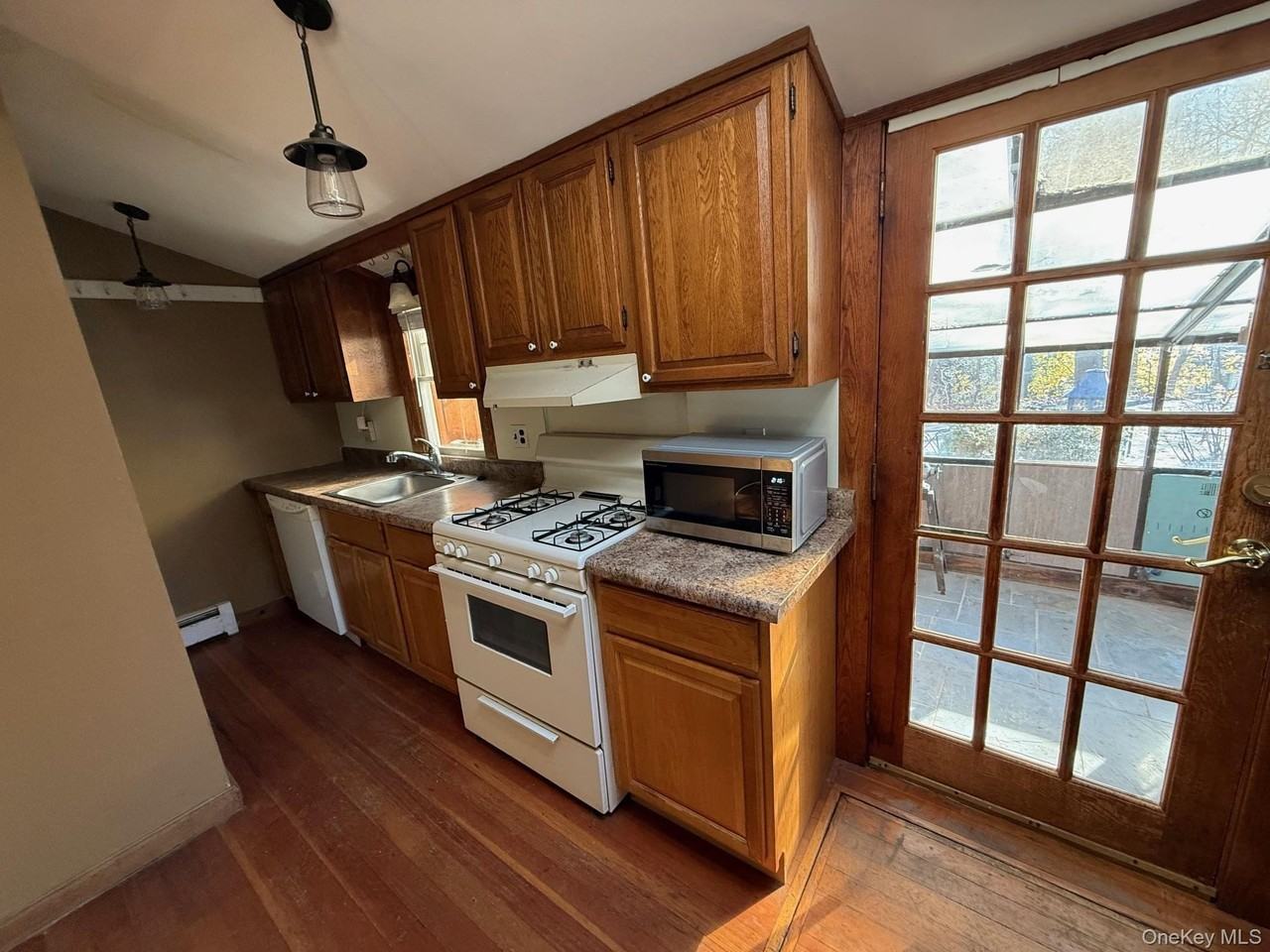 182 Maple Hill Rd - Photo 7 of 28