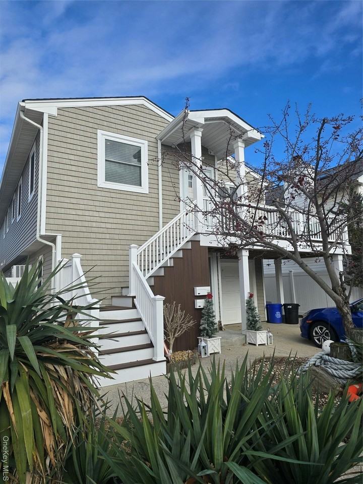 359 E Pine St - Photo 2 of 22