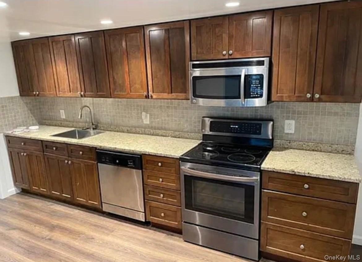 94 Baron De Hirsch - Photo 3 of 9