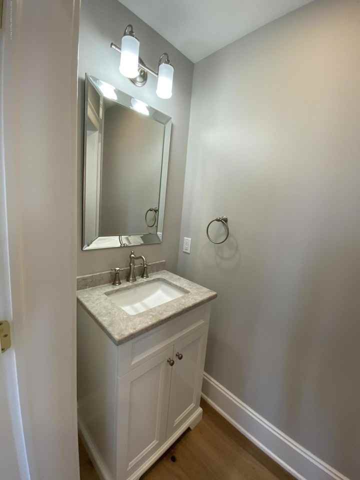 410 Lake Avenue - Photo 7 of 24