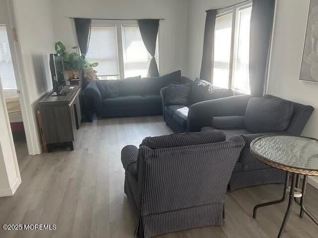 1047 Stratton Pl - Photo 3 of 22