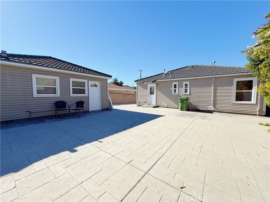 10404 Jardine Ave - Photo 3 of 8