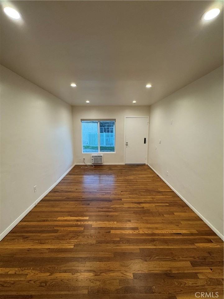 2573 North Lincoln Street - Photo 4 of 10