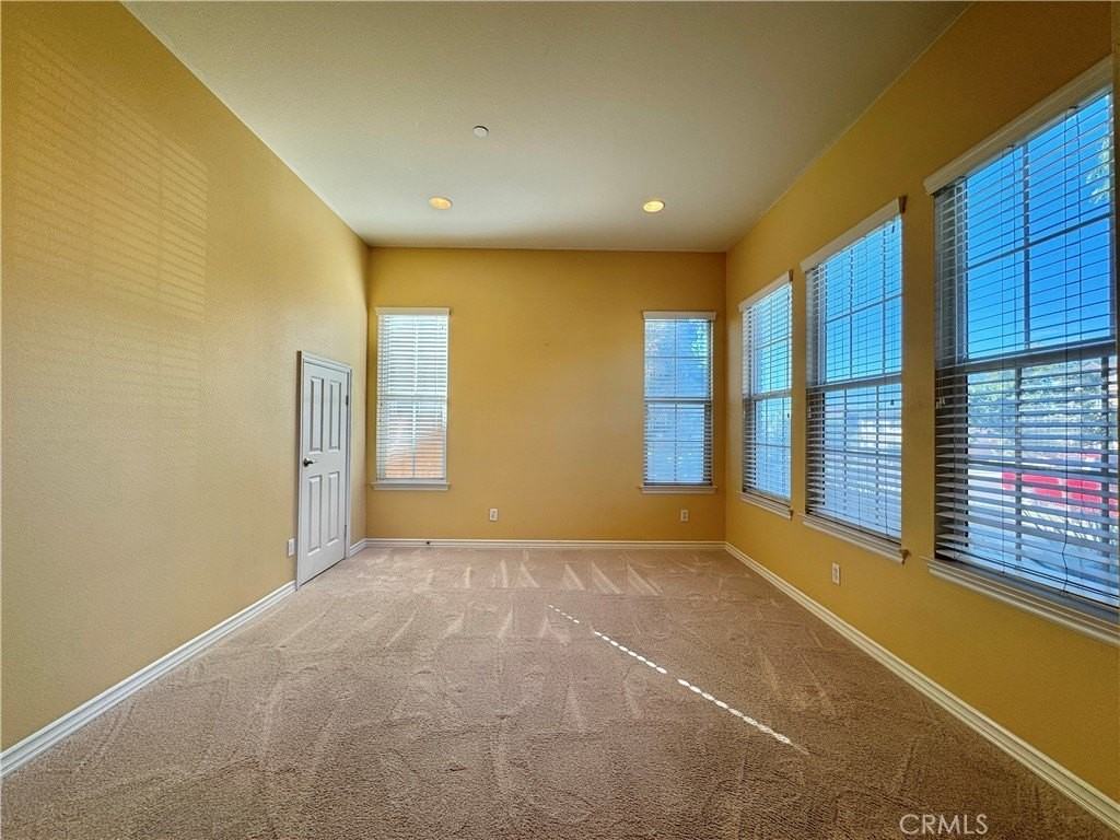 15621 Pisa Ln - Photo 5 of 40