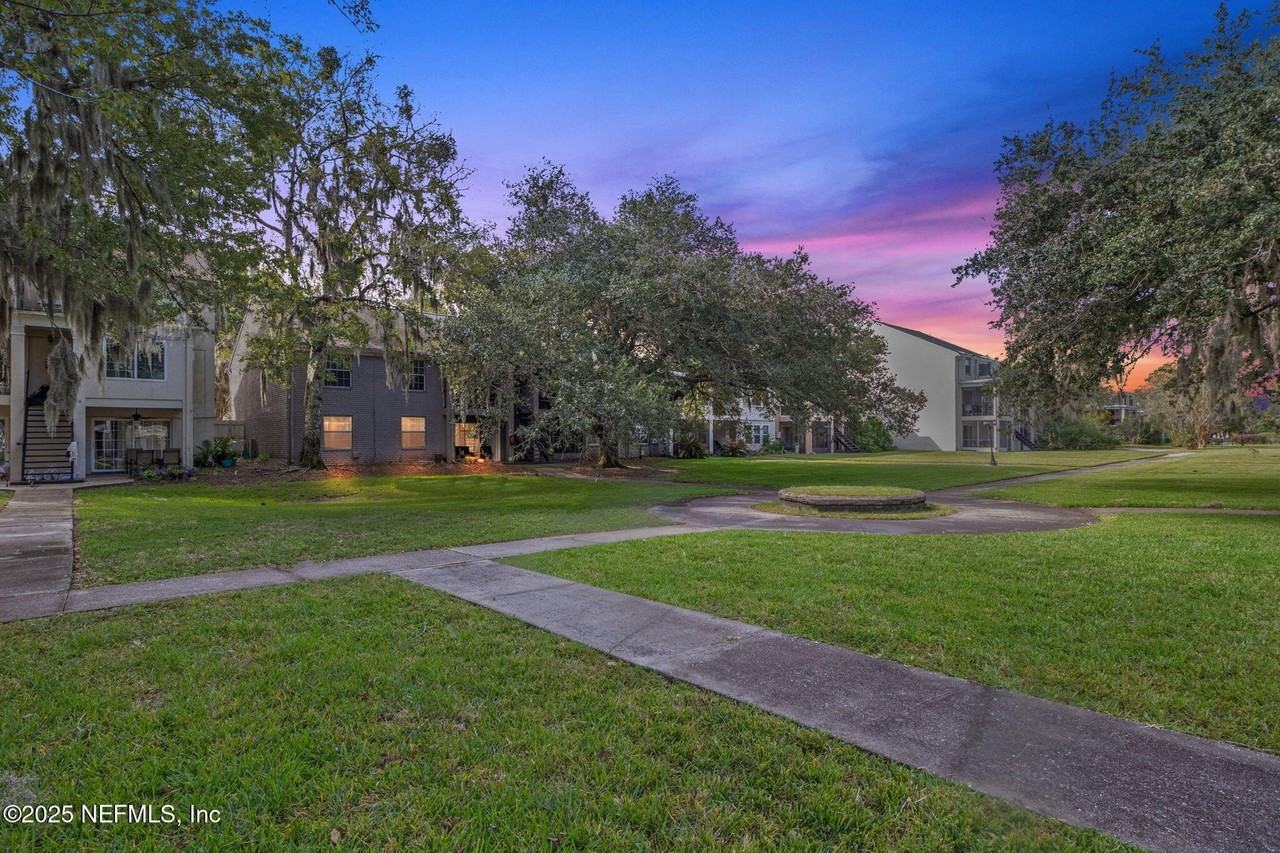 4315 Plaza Gate Ln S Apt 202 #202 - Photo 7 of 10