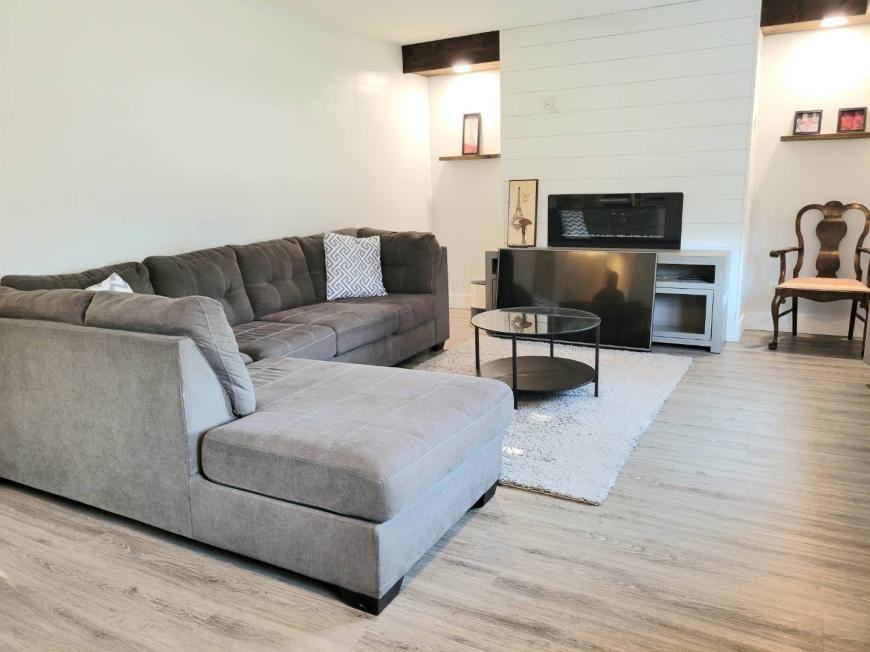 1116 Indian Rd N - Photo 4 of 10