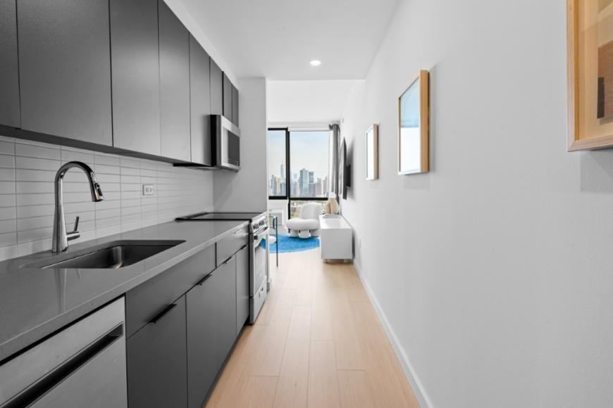 632 Newark Avenue - Photo 7 of 10