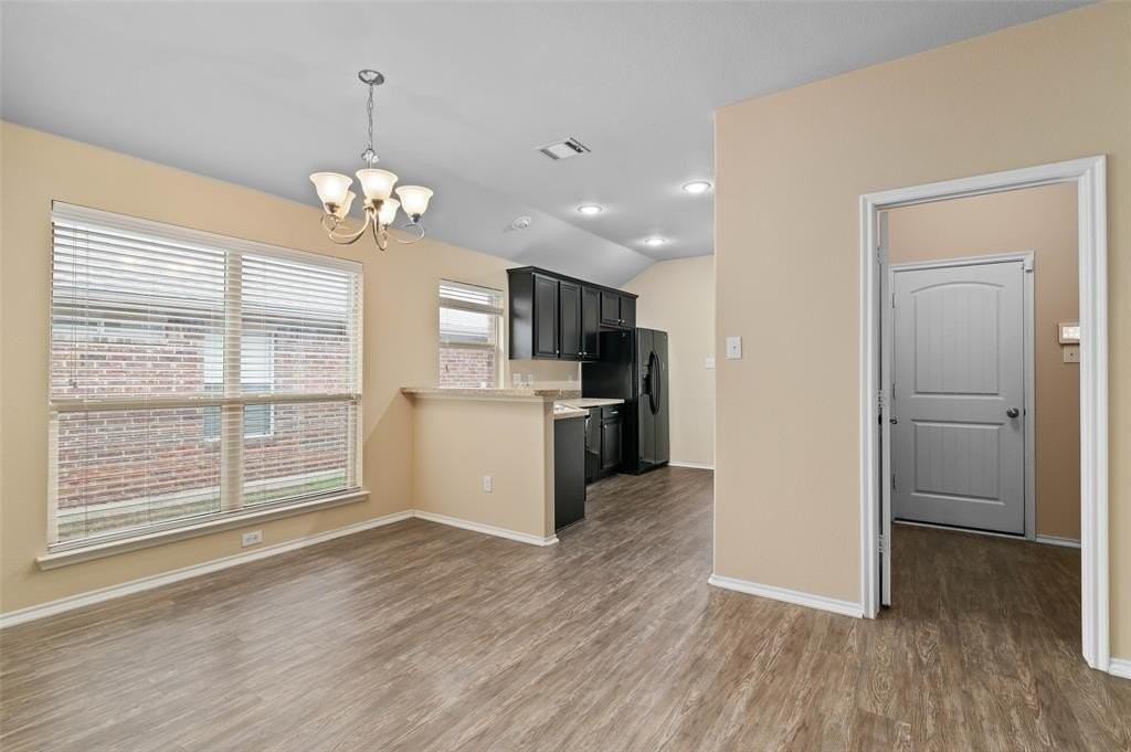 1313 Honeywood Ln - Photo 7 of 22