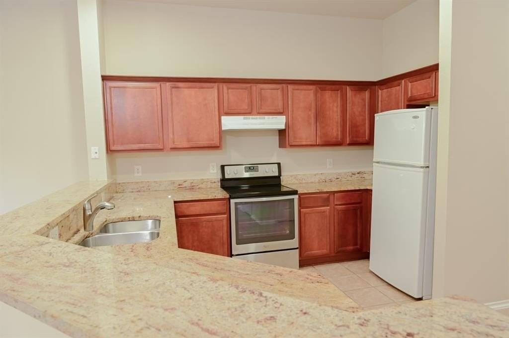 17422 Energy Ln - Photo 7 of 30