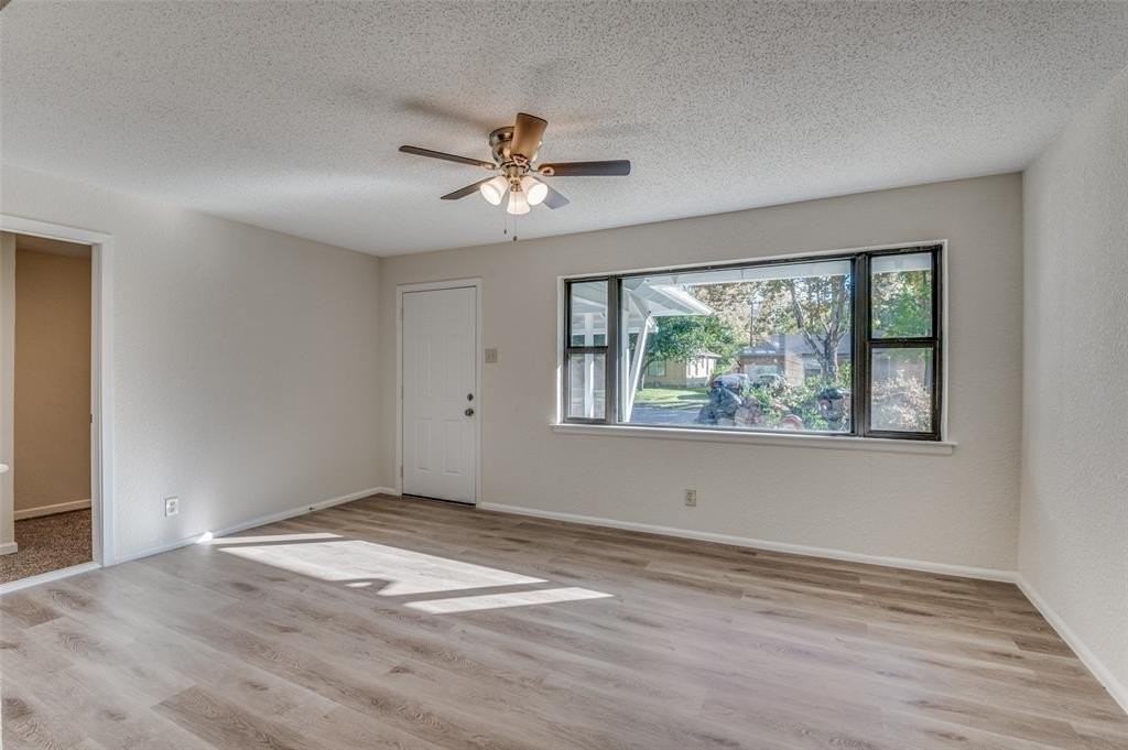 1935 Utica Dr - Photo 5 of 25