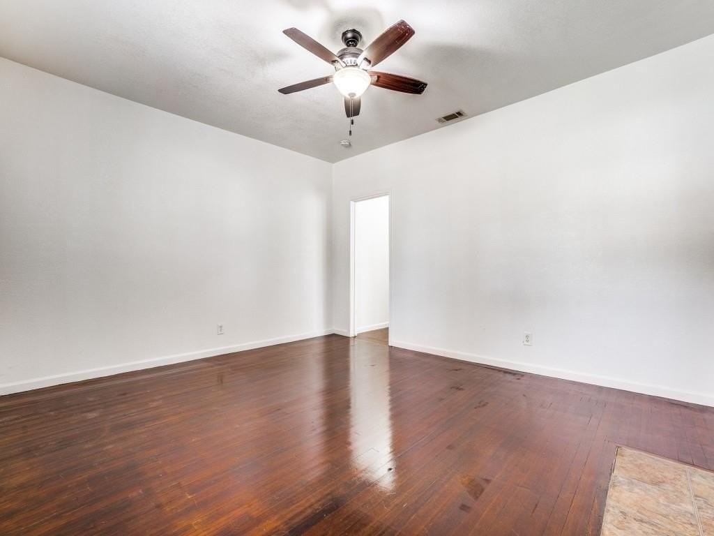 1628 Poplar St - Photo 3 of 11