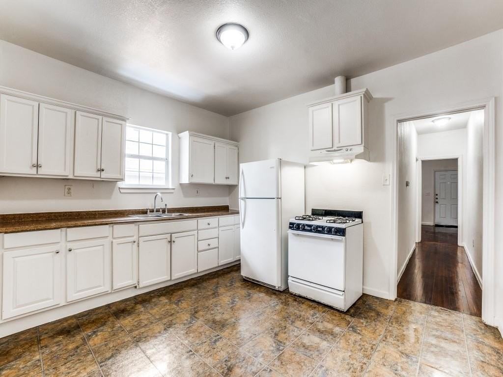 1628 Poplar St - Photo 5 of 11