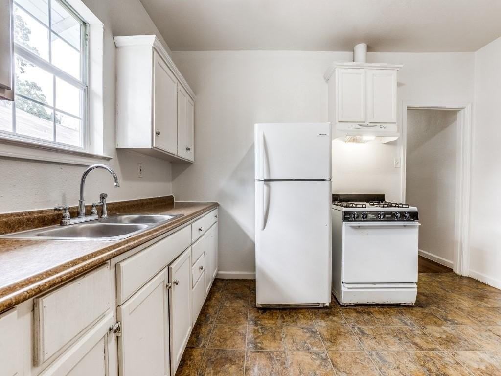 1628 Poplar St - Photo 7 of 11