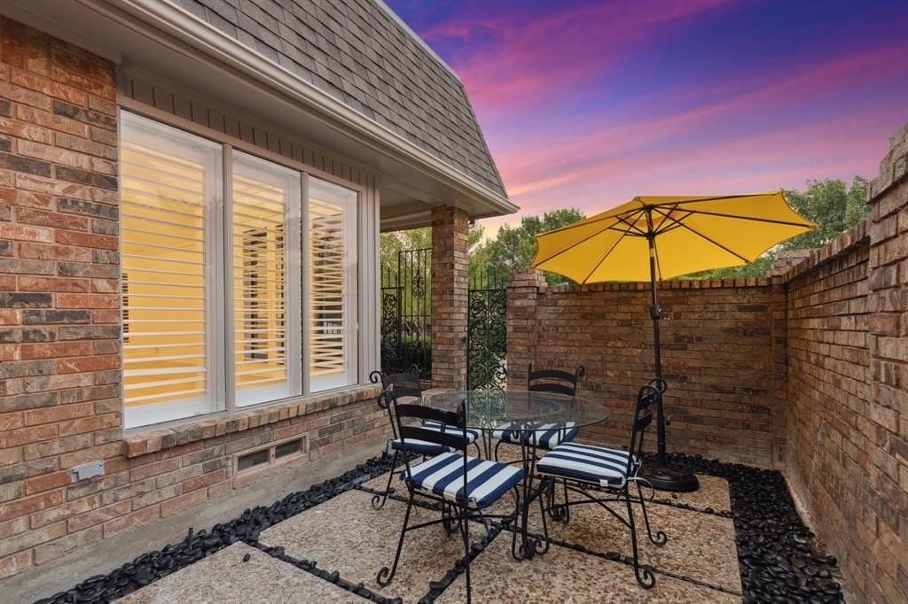 10541 Berry Knoll Dr - Photo 5 of 39