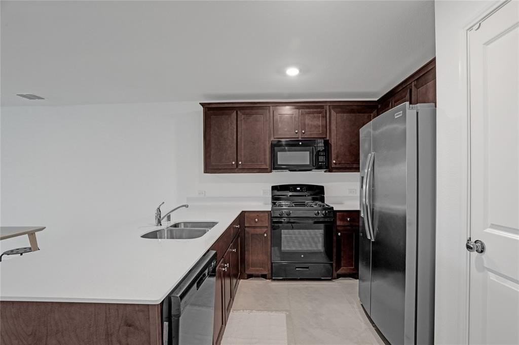 14048 Earlham St - Photo 3 of 15