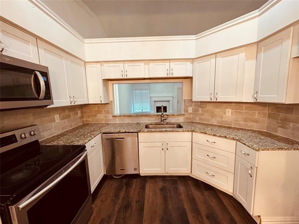 2329 Jamaica Place - Photo 4 of 11