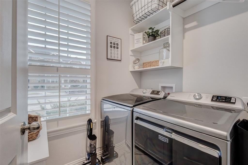 1280 Lamar Dr - Photo 6 of 26