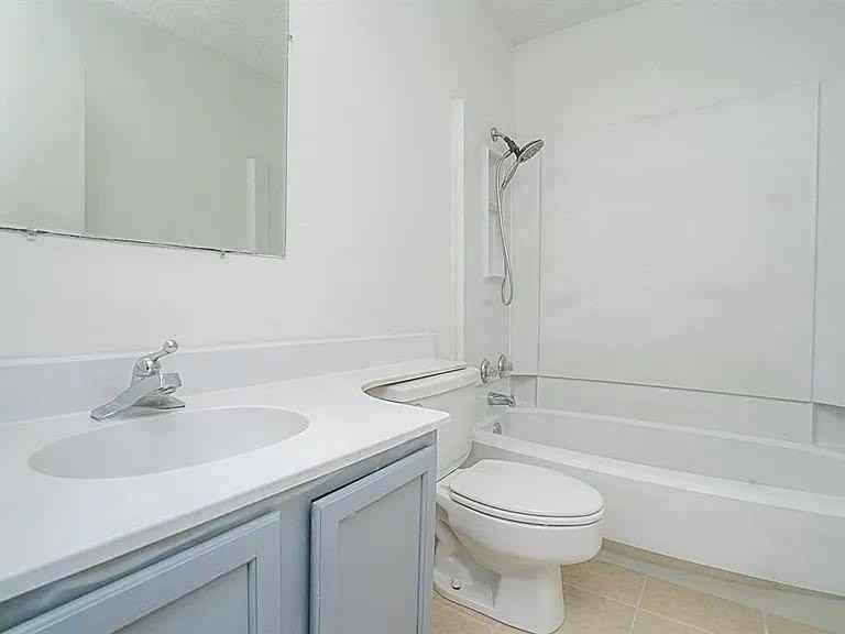 210 Rolston Rd #5 - Photo 6 of 9